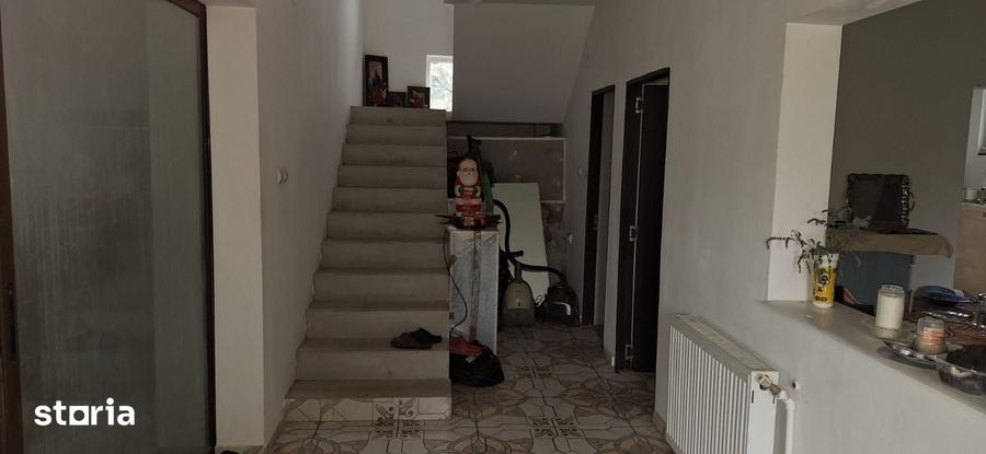 Casă cu 5 camere cu Teren 969 Mp în Tărtășești