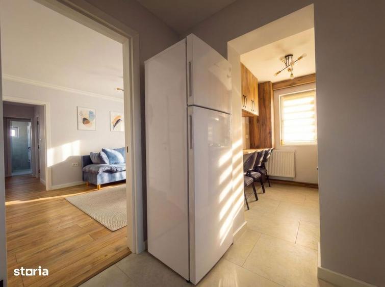 Apartament cu 3 camere semidecomandat, mobilat în Central