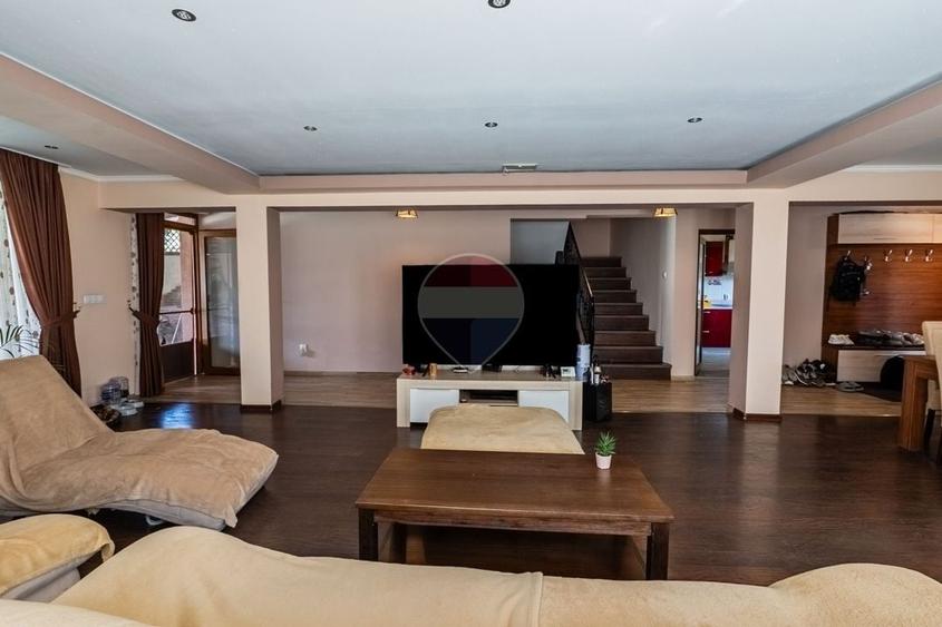 Casă individuală cu 4 camere cu Teren 584 Mp în Sântandrei