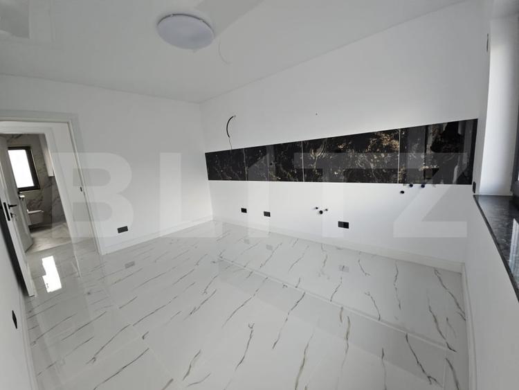 Duplex cu 4 camere cu Canalizare în Rediu