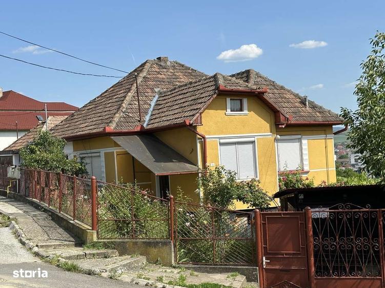 Casă cu 2 camere decomandat în Târnăveni