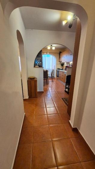 Apartament cu 3 camere decomandat, mobilat în Gorjului