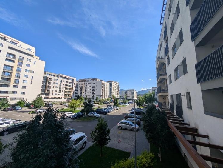 Apartament cu 2 camere decomandat, mobilat în Tractorul