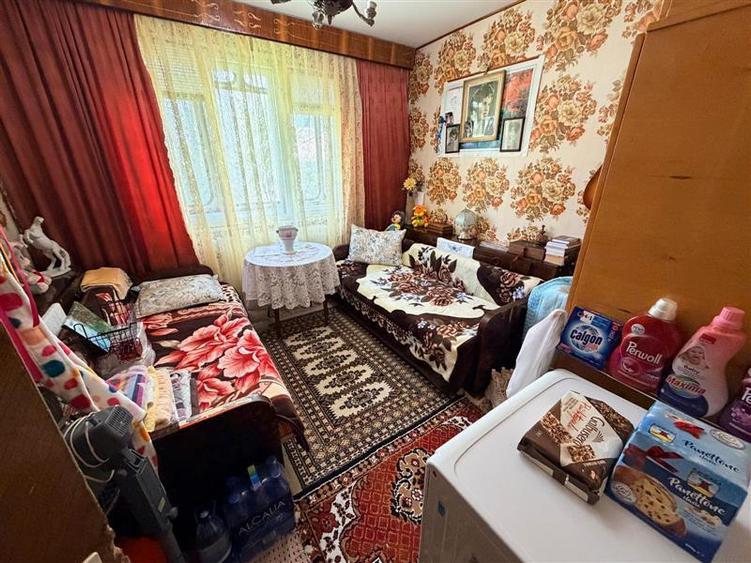 Apartament cu 3 camere decomandat în Alexandru cel Bun