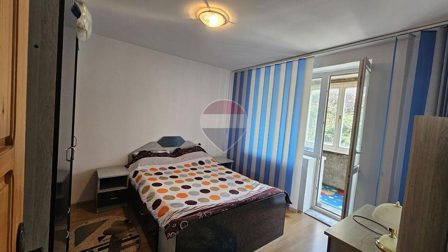 Apartament cu 3 camere decomandat, mobilat în Calea Romanului