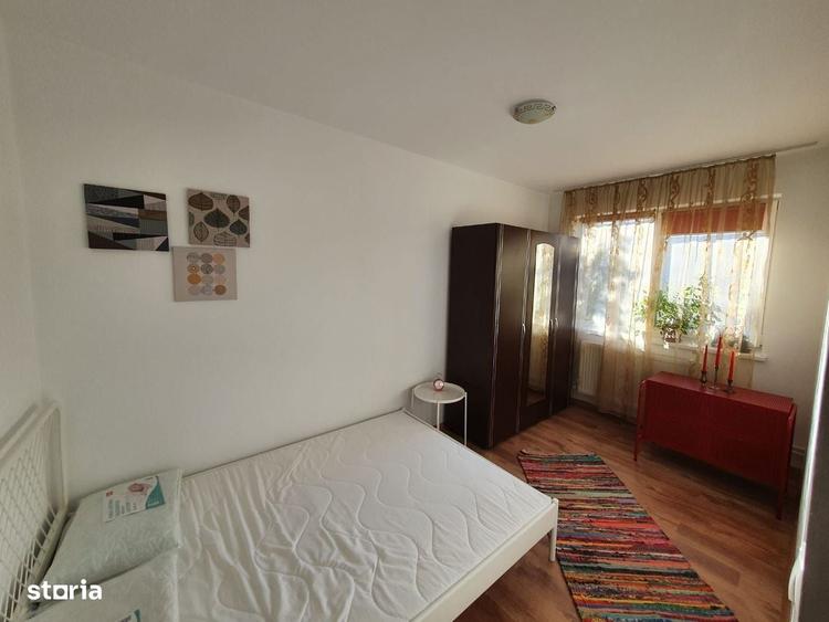 Apartament cu 3 camere semidecomandat în Tomis II