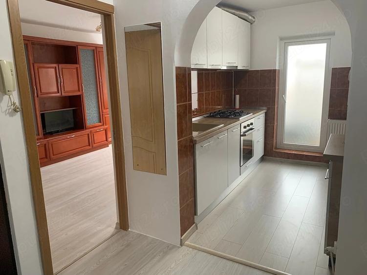 Apartament cu 2 camere decomandat în Republicii