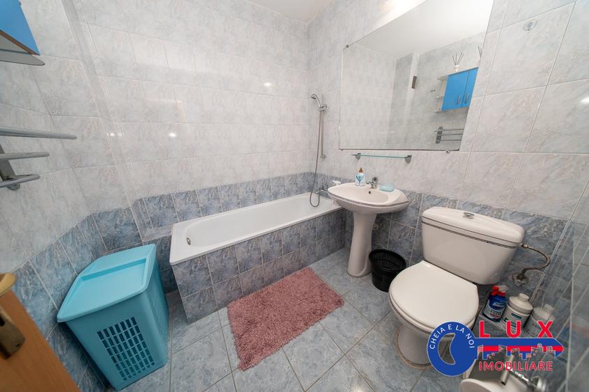 Apartament cu 3 camere decomandat în Babadag