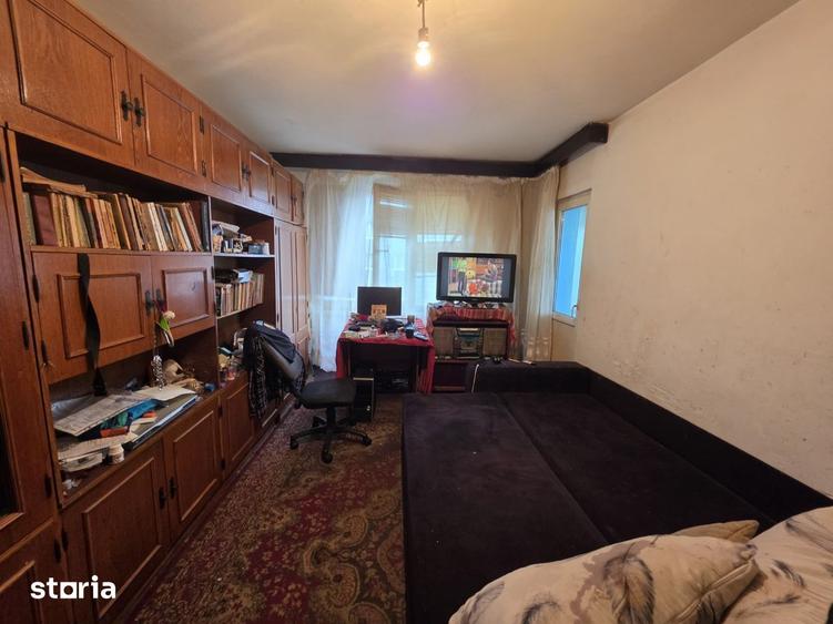Apartament cu 3 camere decomandat în Ozana