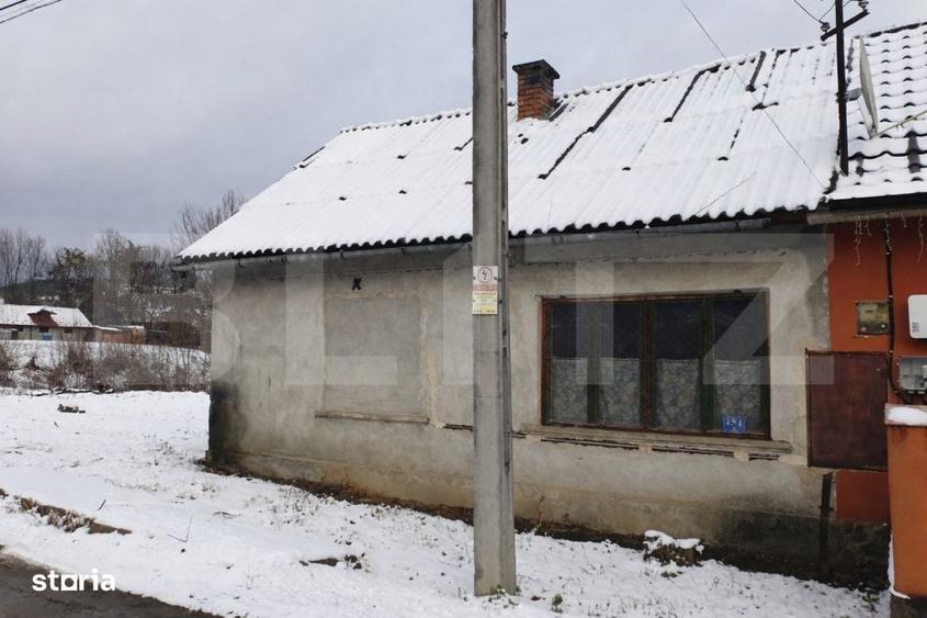 Casă cu 2 camere în Uriu
