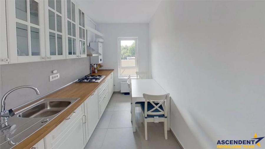 Apartament cu 2 camere decomandat în Noua