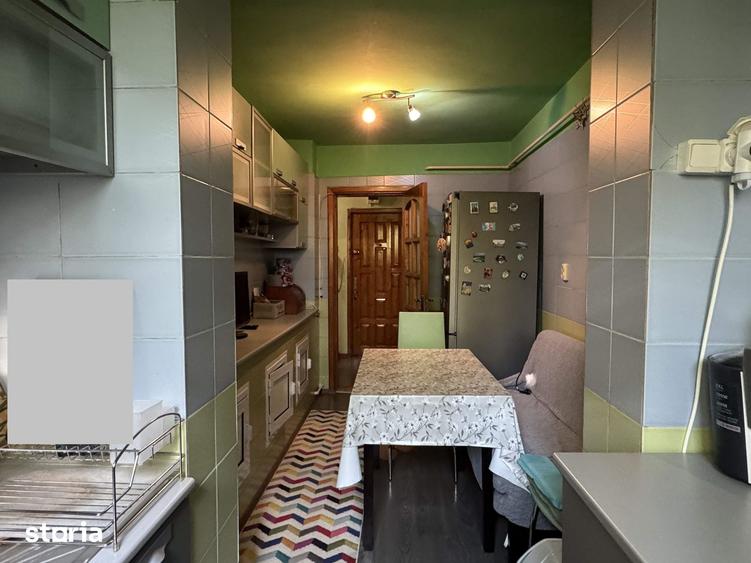 Apartament cu 3 camere semidecomandat în Central