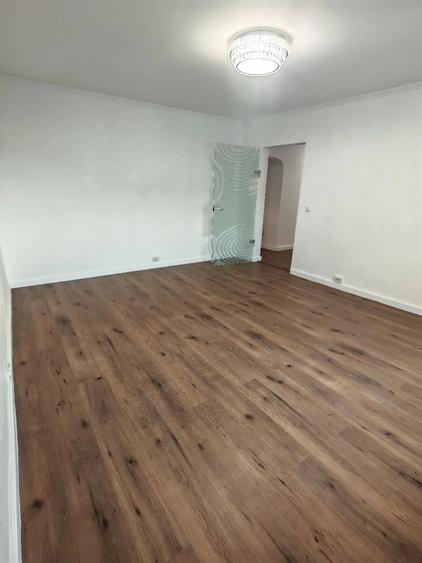 Apartament cu 4 camere decomandat în Centrul Civic