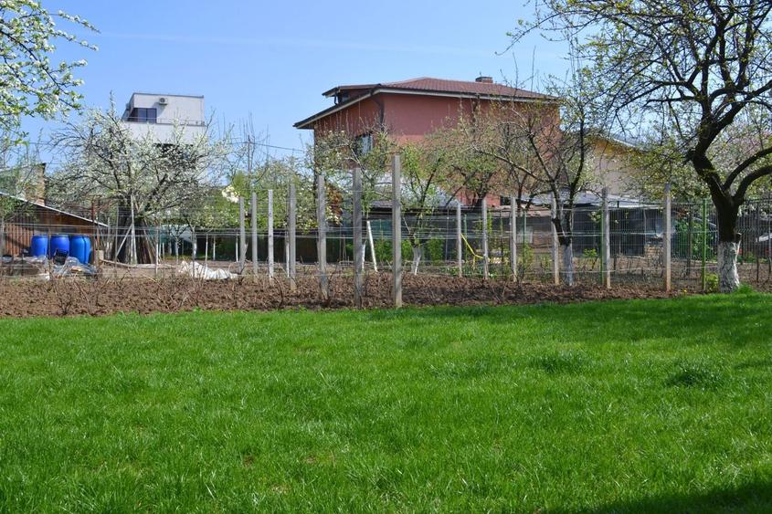 Casă individuală cu 4 camere cu Canalizare în Gorjului