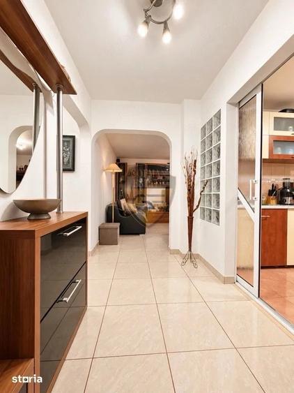 Apartament cu 3 camere decomandat în Anda