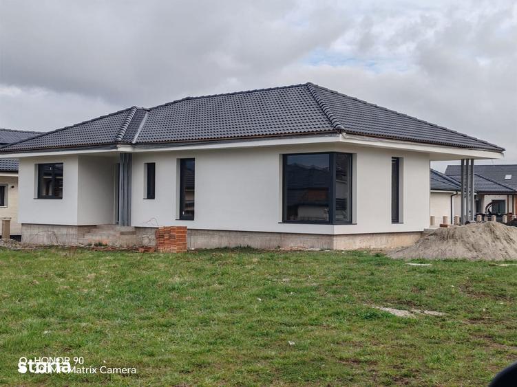 Casă cu 5 camere cu Teren 500 Mp în Central