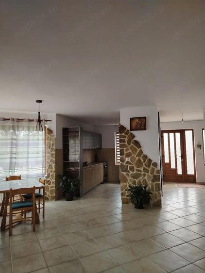 Casă cu 4 camere cu Teren 482 Mp în Ambud