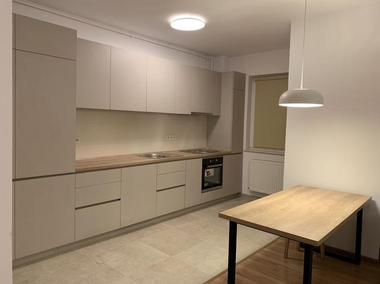 Apartament cu 2 camere semidecomandat în Dosu Bricii