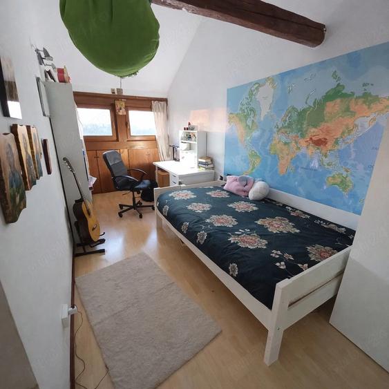 Casă cu 8 camere cu Teren 225 Mp în Ghiroda