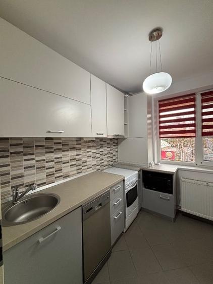 Apartament cu 2 camere semidecomandat, mobilat în Gara de Nord