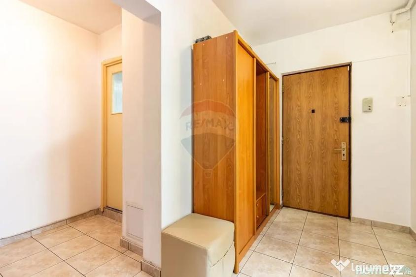 Apartament cu 3 camere decomandat în Nerva Traian