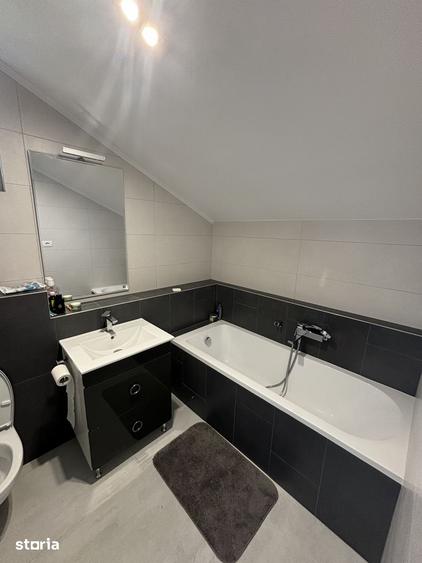 Casă cu 6 camere cu Teren 900 Mp în Jucu