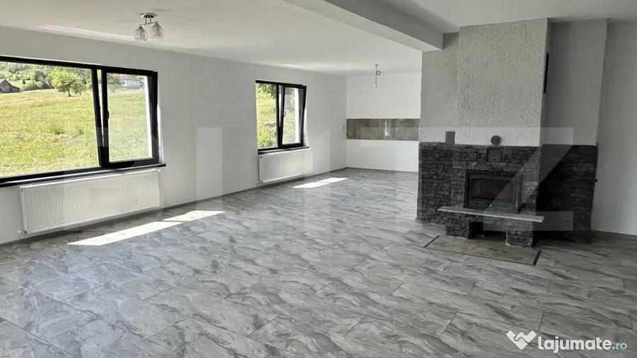 Casă cu 5 camere cu Teren 3200 Mp în Luncoiu de Sus