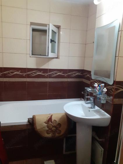 Apartament cu 3 camere decomandat în Mihai Bravu