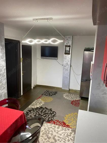 Apartament cu 3 camere semidecomandat în Central