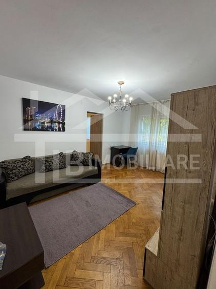 Apartament cu 3 camere semidecomandat în 7 Noiembrie