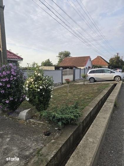 Casă cu 4 camere cu Teren 1800 Mp în Zimandu Nou