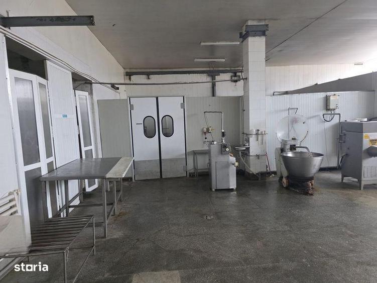 Spațiu comercial, de 360 mp, în Cug