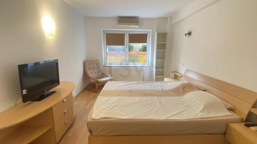 Apartament cu 3 camere decomandat, mobilat în Primăverii