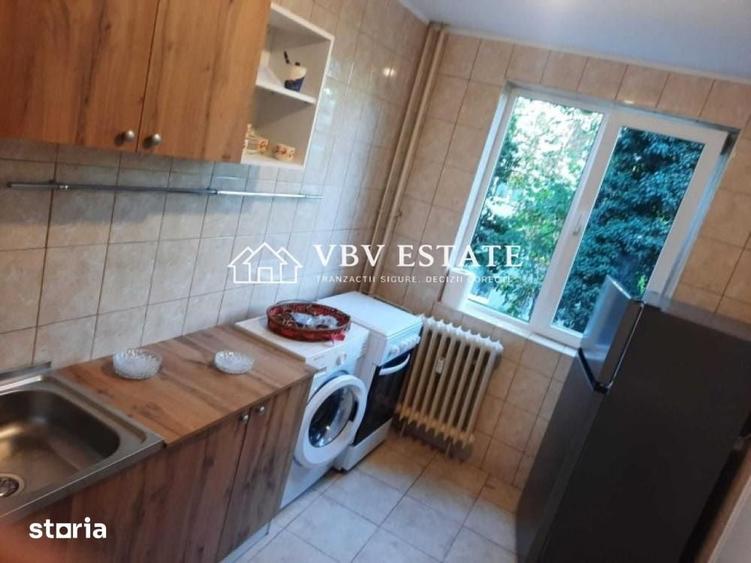 Apartament cu 3 camere decomandat în Drumul Taberei