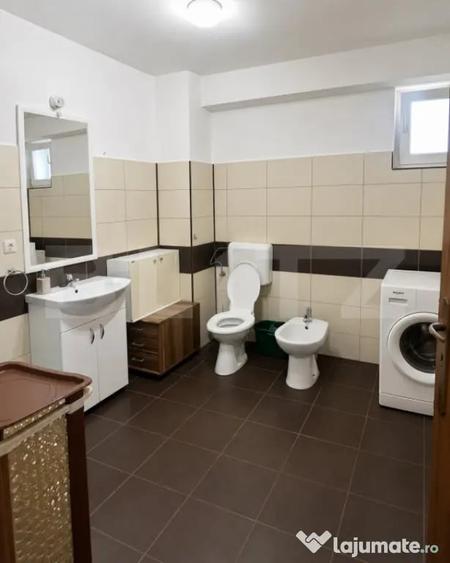 Apartament cu 3 camere decomandat în IAR