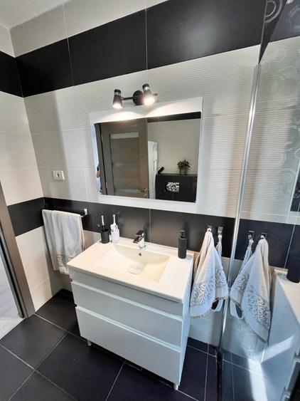Apartament cu 3 camere decomandat în Bună Ziua