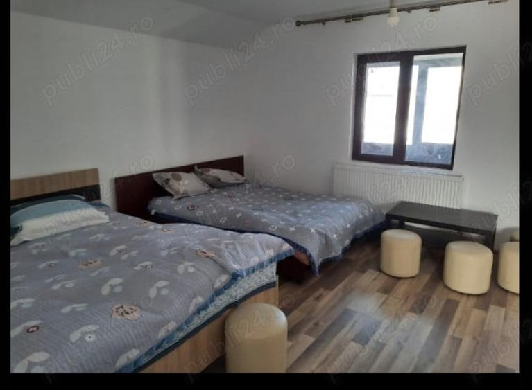 Casă cu 6 camere cu Teren 400 Mp în Central