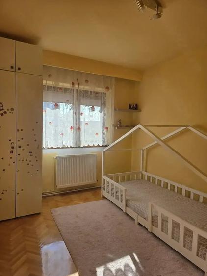 Apartament cu 3 camere decomandat în Micălaca
