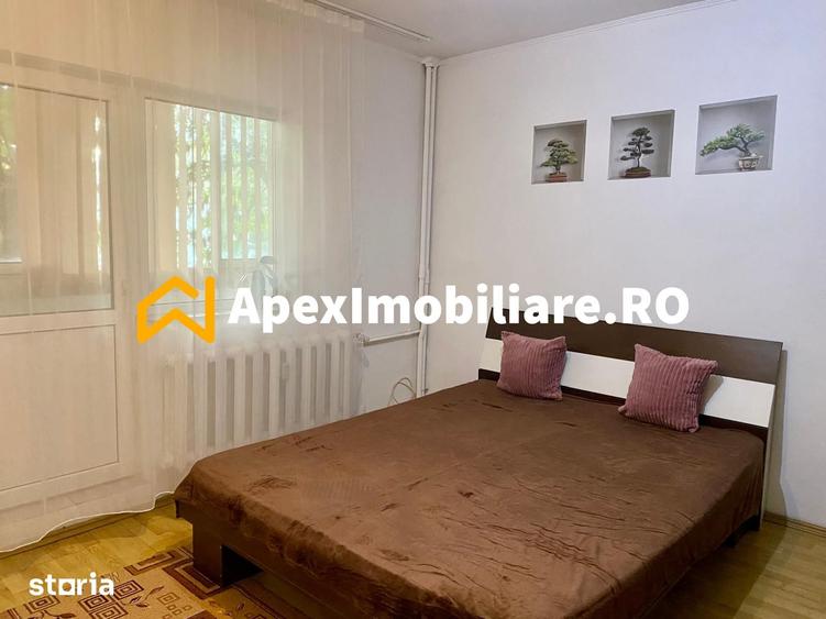 Apartament cu 3 camere decomandat în Vitan