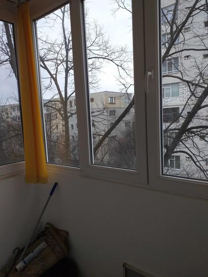 Apartament cu 2 camere semidecomandat în Podu Roș