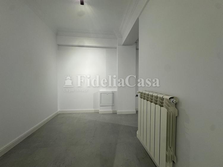 Garsonieră decomandată în Valea Adâncă