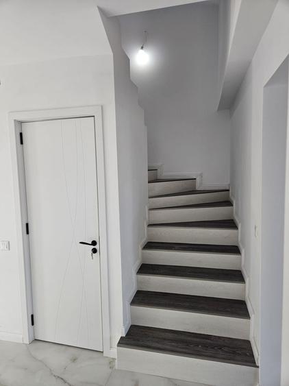 Casă individuală cu 4 camere cu Canalizare în Exterior Vest