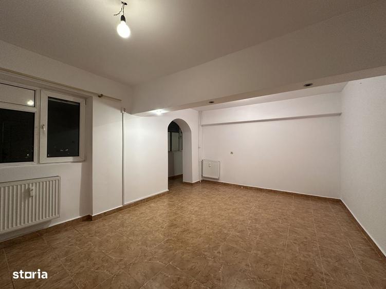 Apartament cu 3 camere decomandat în Republicii