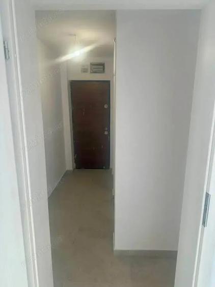 Garsonieră decomandată în Girocului