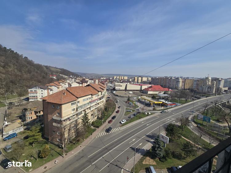 Garsonieră decomandată în Central