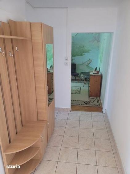 Garsonieră decomandată în Girocului