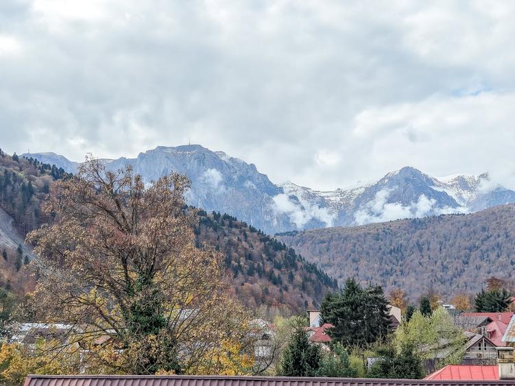 Casă individuală cu 4 camere cu Canalizare în Azuga