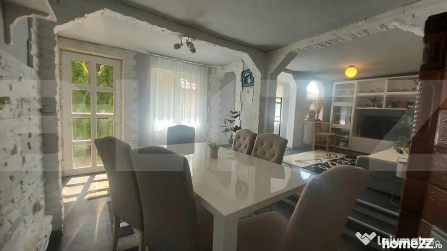 Casă cu 5 camere cu Teren 4427 Mp în Vâlcele