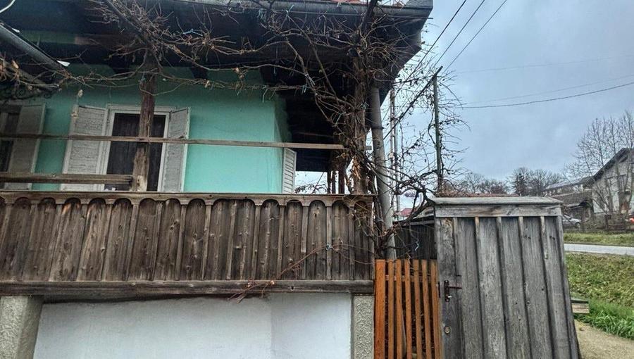 Casă individuală cu 4 camere cu Teren 66 Mp în Central