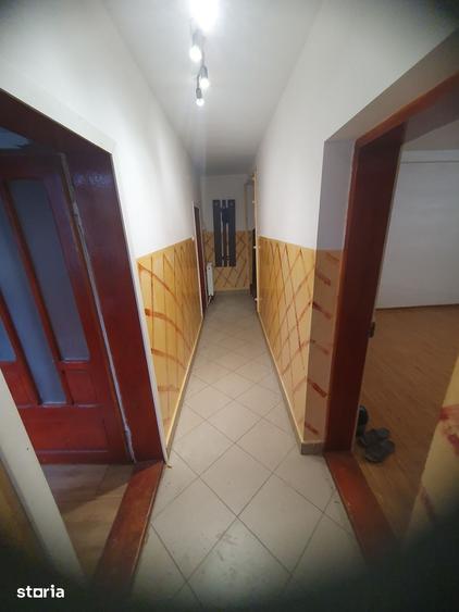 Casă cu 5 camere cu Teren 370 Mp în Școlilor